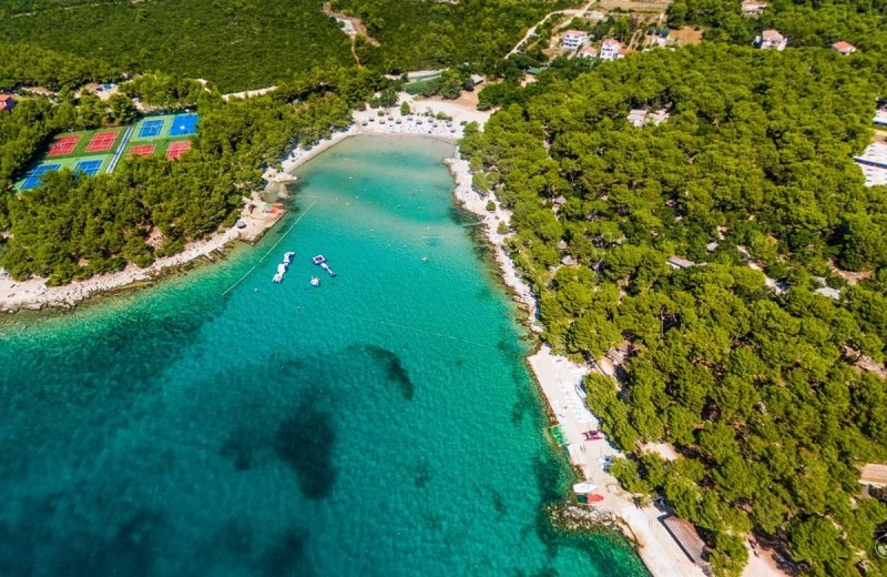 Pine Beach Pakoštane 3* 