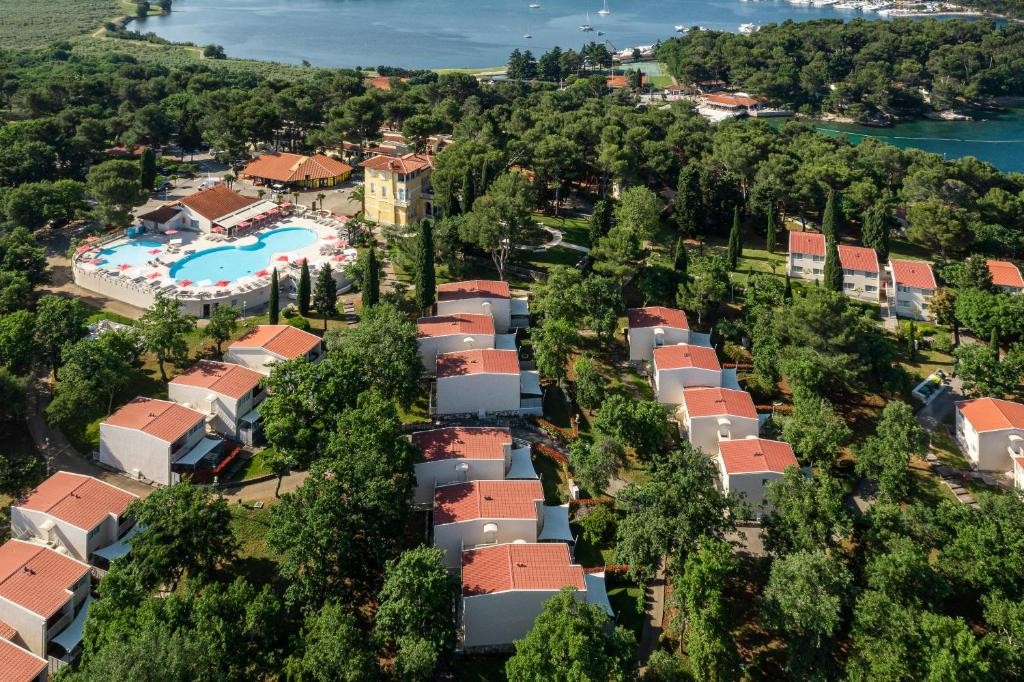 Apartmaji Bellevue 4*