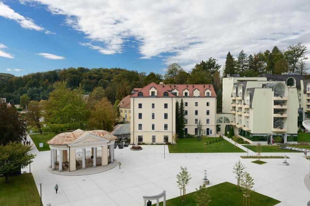 Hotel Zagreb 4*